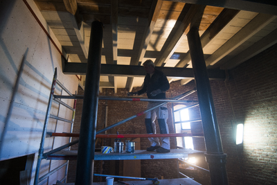 910343 Afbeelding van de werkzaamheden ten behoeve van de herbestemming van de watertoren (Heuveloord 25a) te Utrecht.